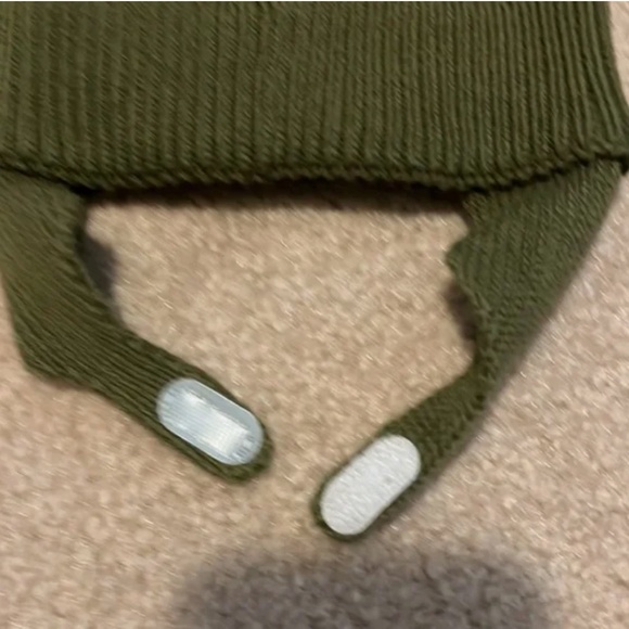 NWT newborn Pom Pom beanie, Cat & Jack, dark olive, unisex, 0-6 months - Picture 2 of 7